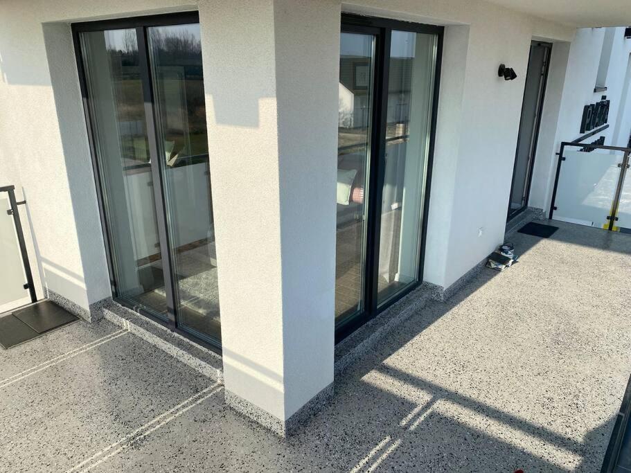 Nowoczesny Apartament Przy Ul Plazowej, サルビノボ エクステリア 写真